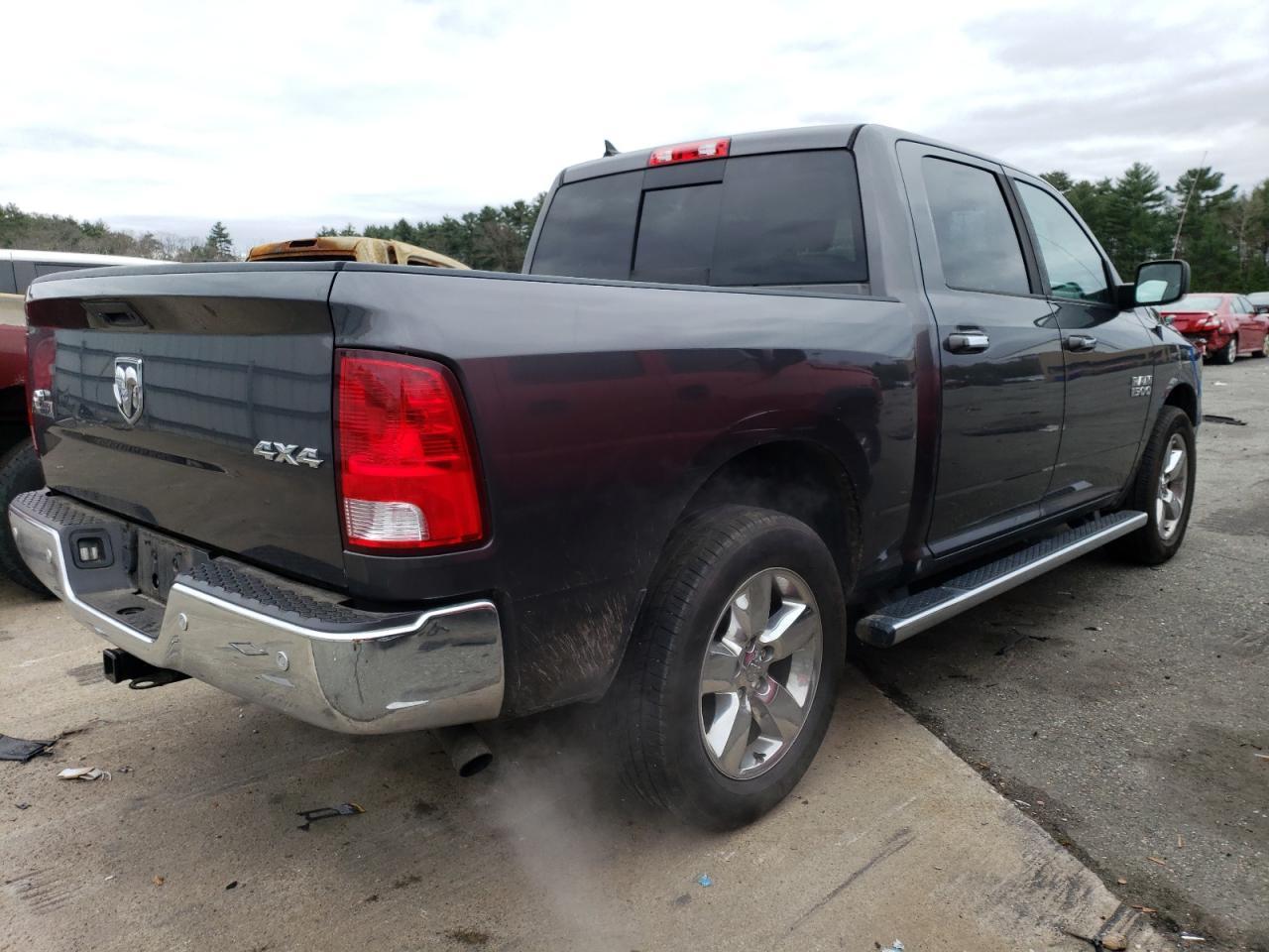 2017 RAM 1500 SLT - Image 3