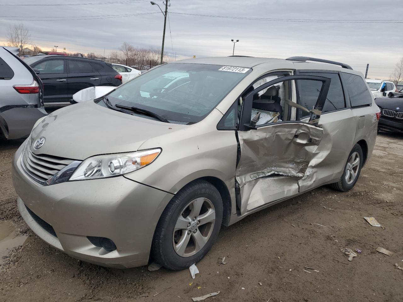 2015 TOYOTA SIENNA LE