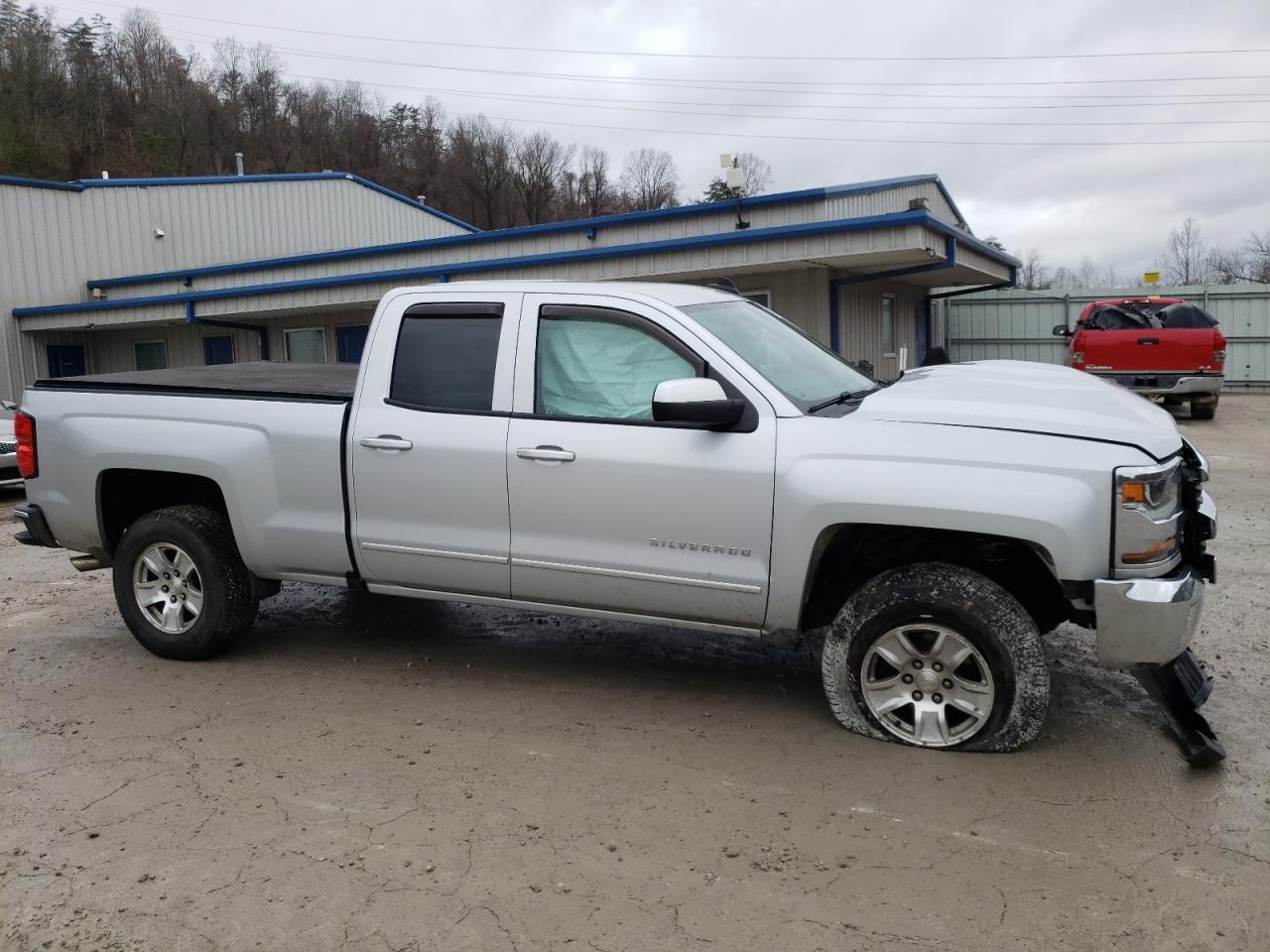 2017 CHEVROLET SILVERADO - Image 4