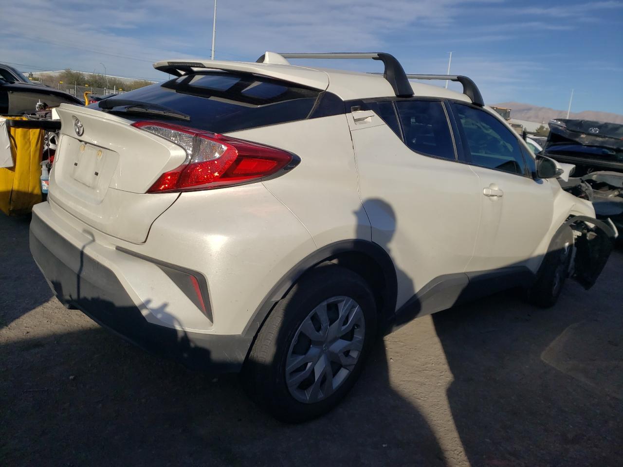 2021 TOYOTA C-HR XLE - Фото 3