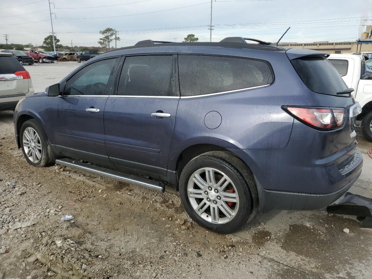 2014 CHEVROLET TRAVERSE L - Image 2