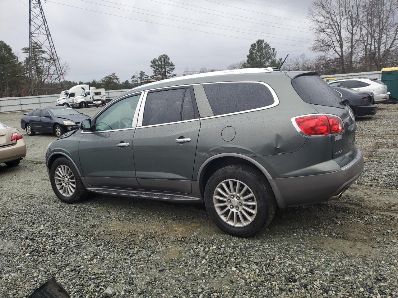 2011 BUICK ENCLAVE CX - Image 2