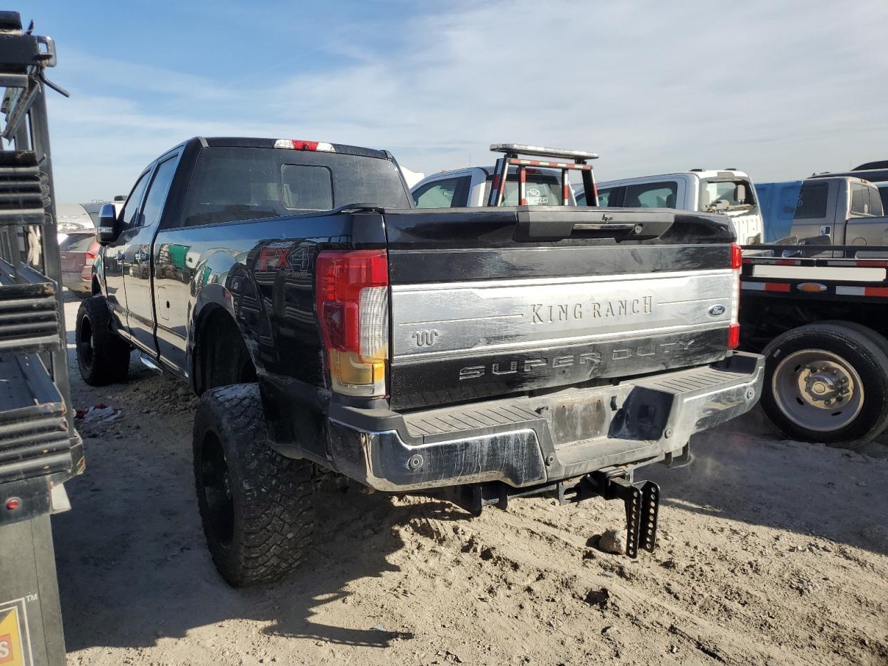 2017 FORD F350 SUPER - Image 2
