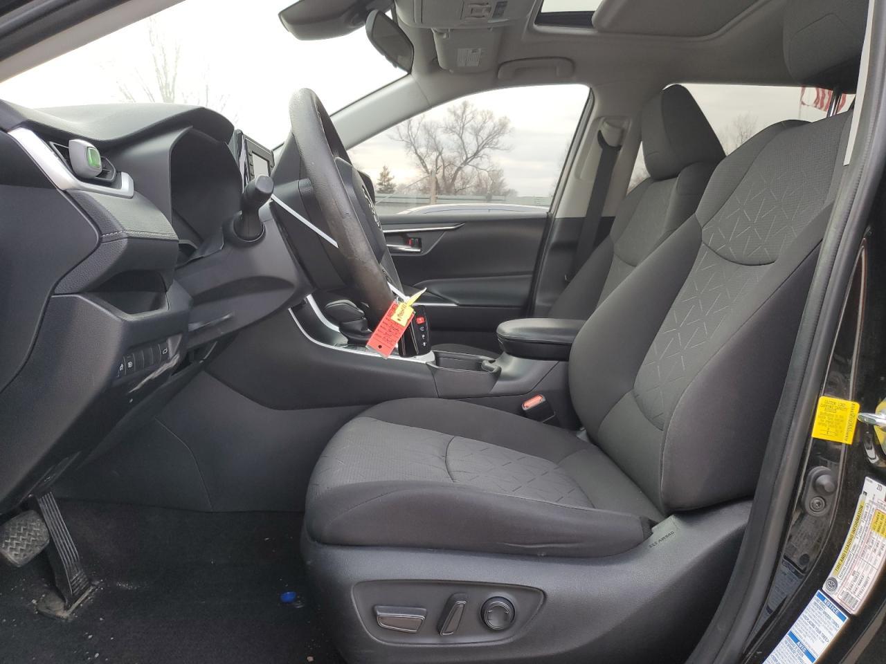 2020 TOYOTA RAV4 XLE - Image 7