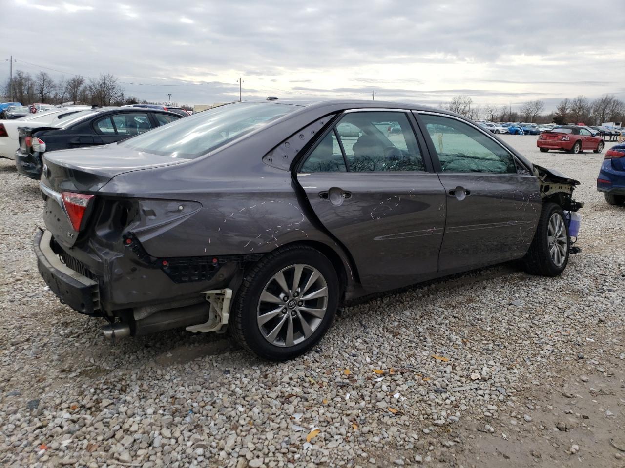 2016 TOYOTA CAMRY LE - Фото 3