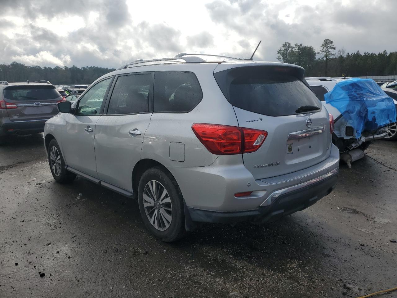 2017 NISSAN PATHFINDER - Image 2