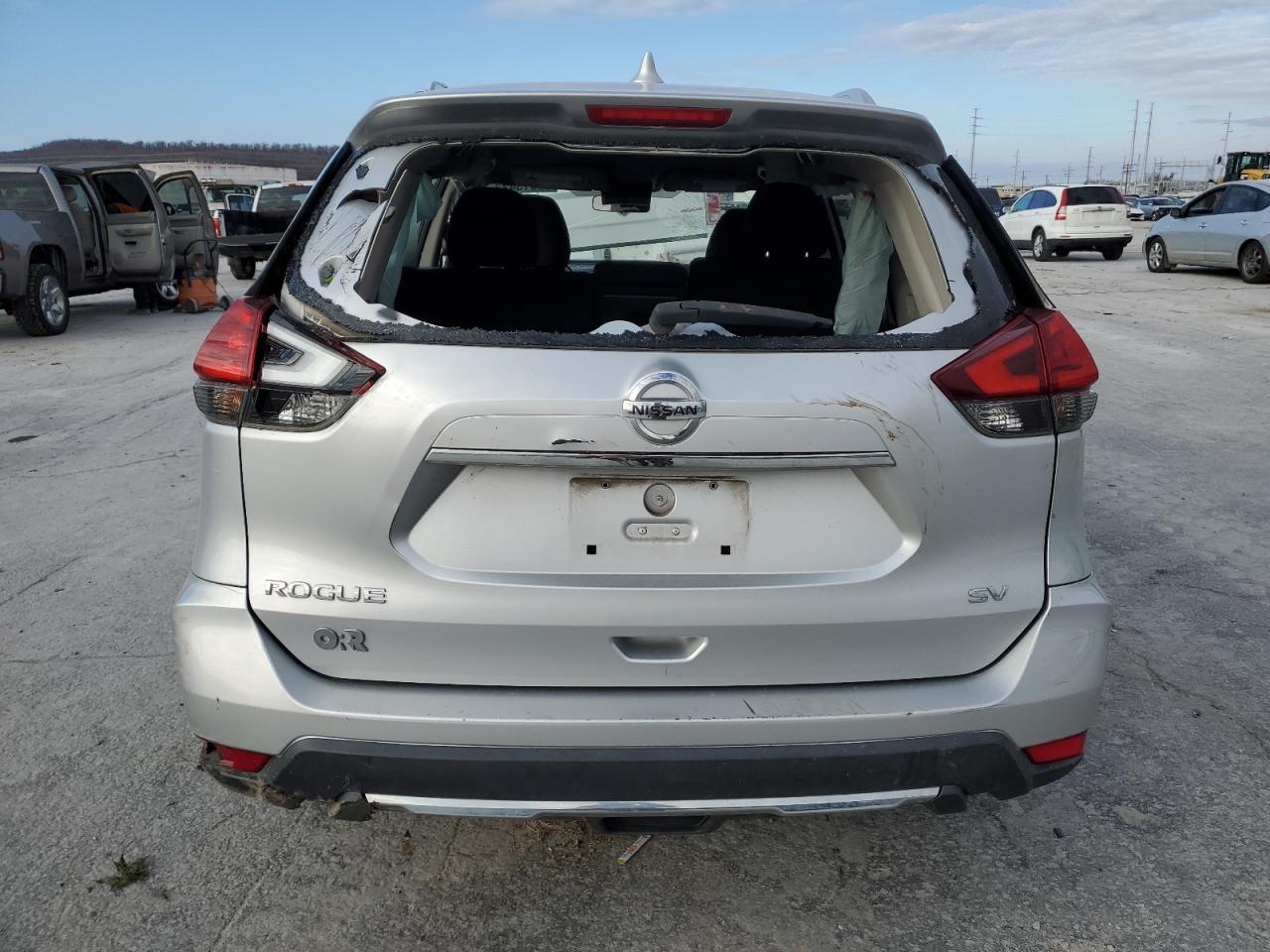 2017 NISSAN ROGUE S - Фото 6