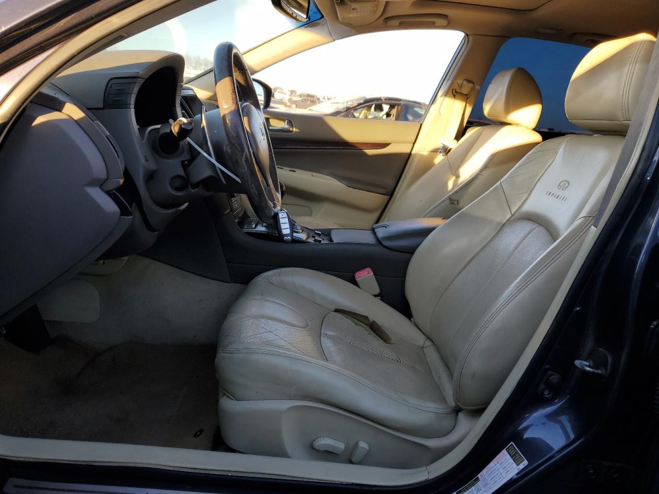 2011 INFINITI G37 - Фото 7