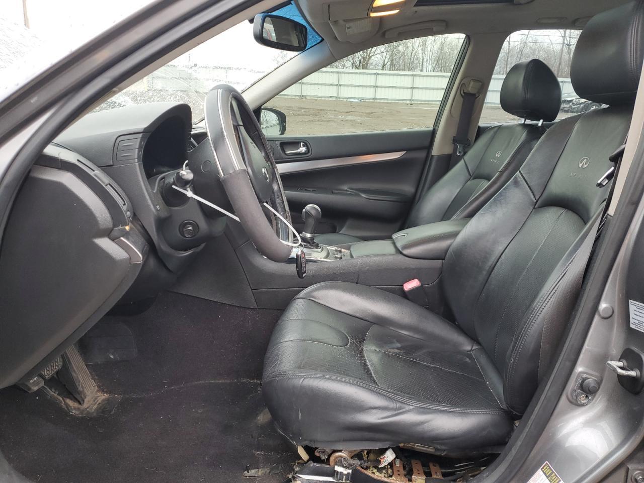 2011 INFINITI G37 - Image 7