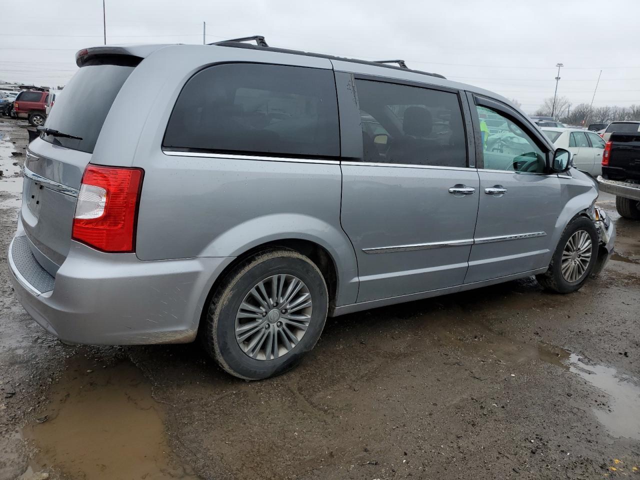 2014 CHRYSLER TOWN & COU - Image 3