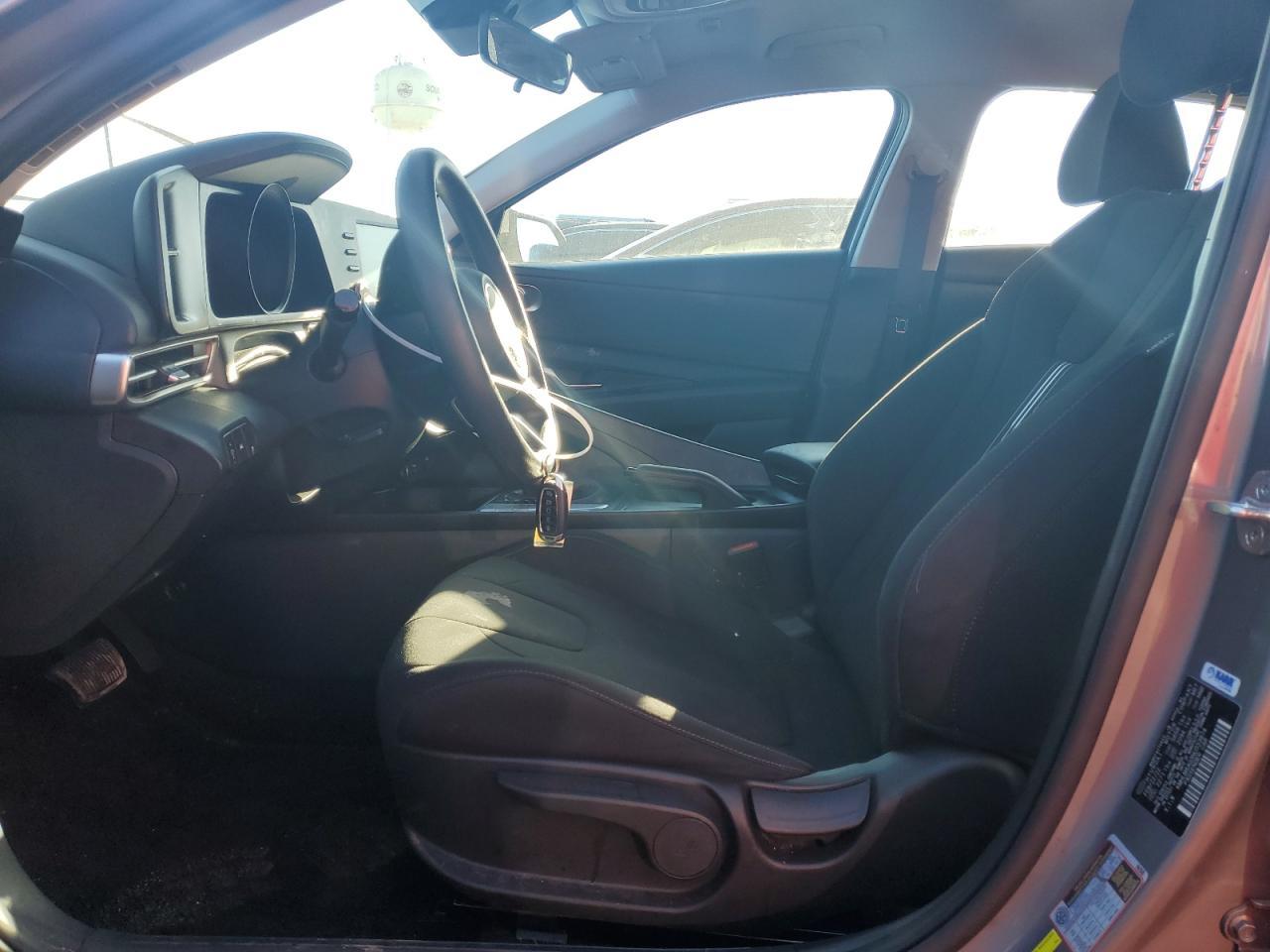 2022 HYUNDAI ELANTRA SE - Фото 7