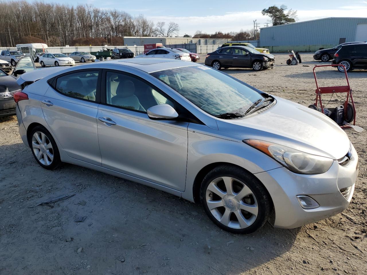 2013 HYUNDAI ELANTRA GL - Image 4
