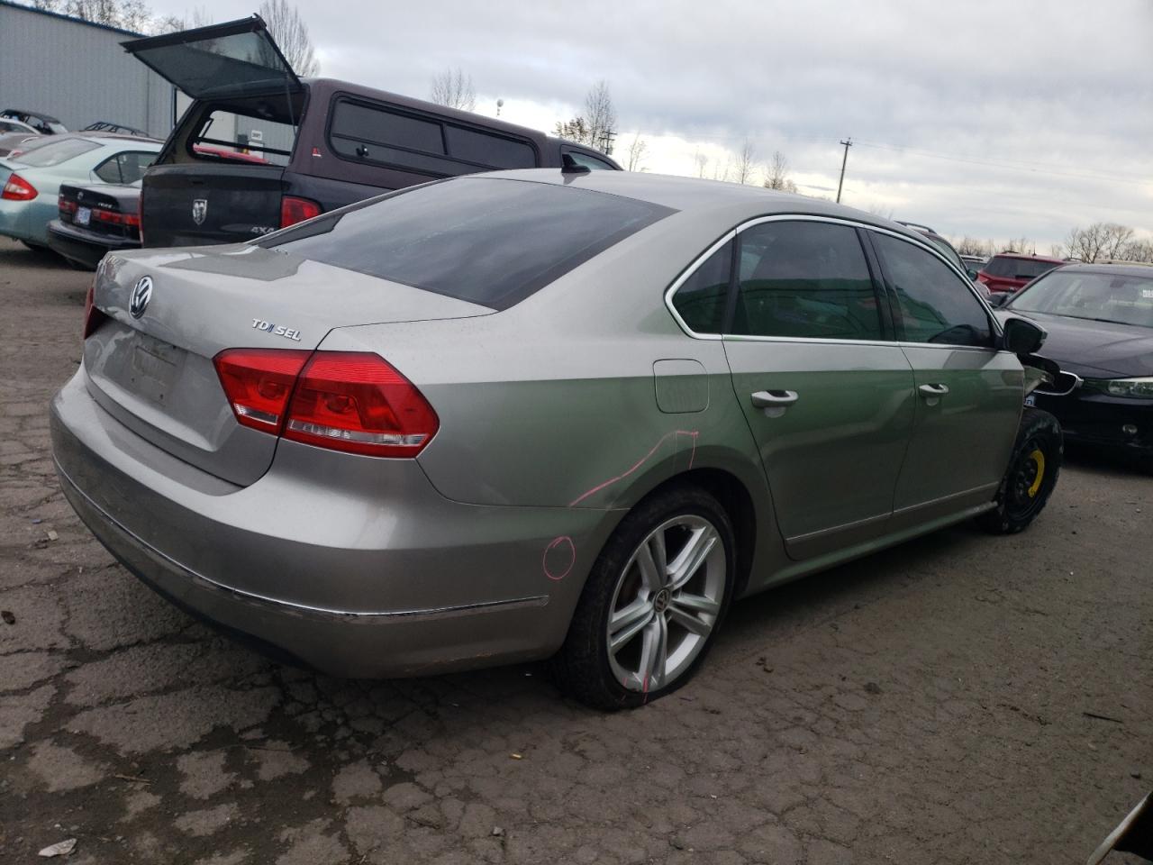 2014 VOLKSWAGEN PASSAT SEL - Фото 3