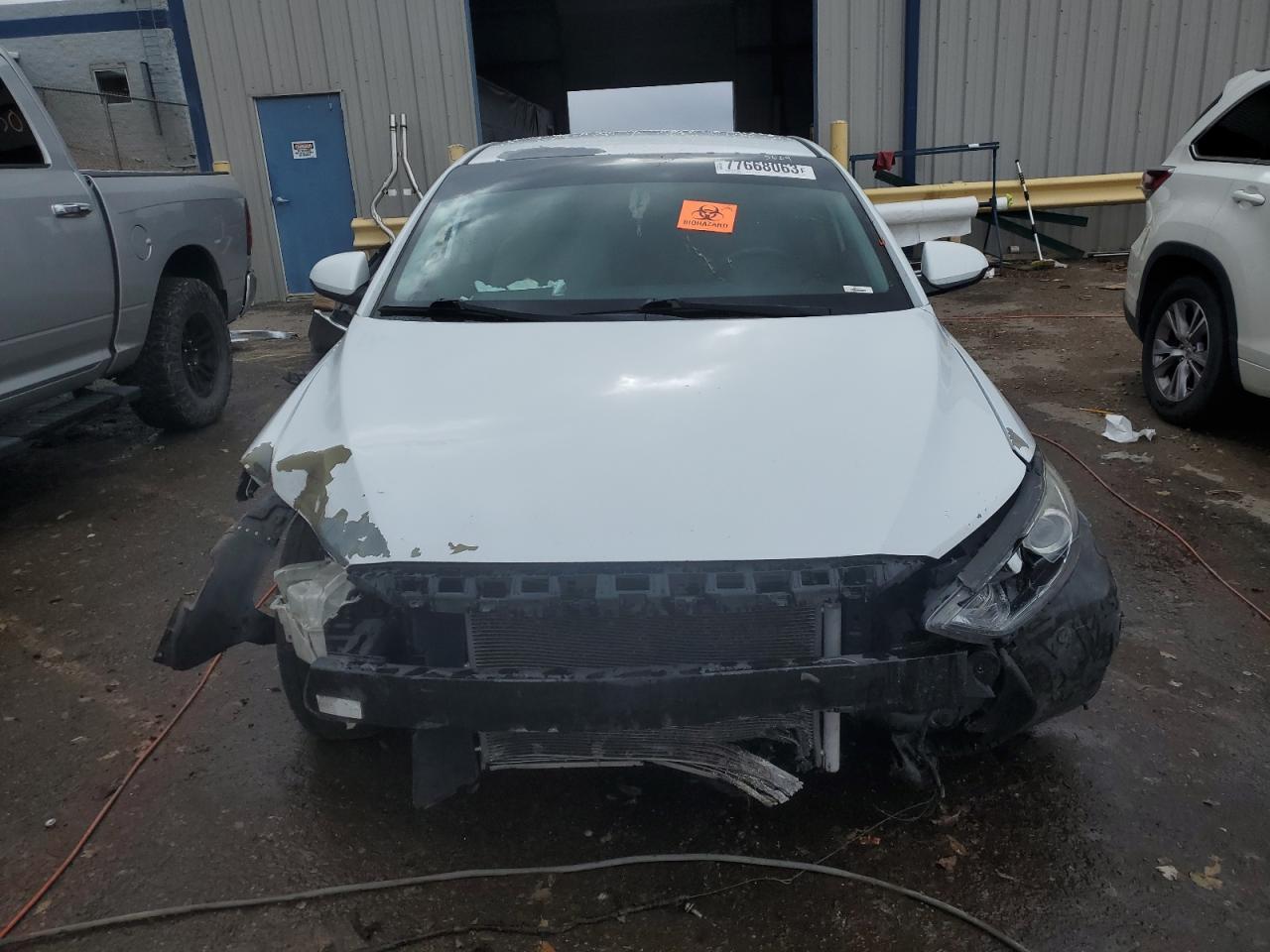 2017 HYUNDAI ELANTRA SE - Фото 5