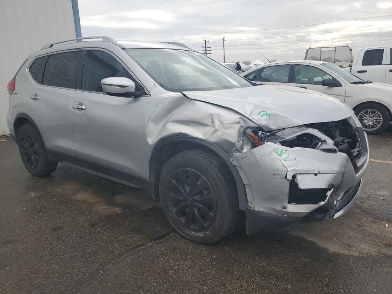2017 NISSAN ROGUE S - Фото 4