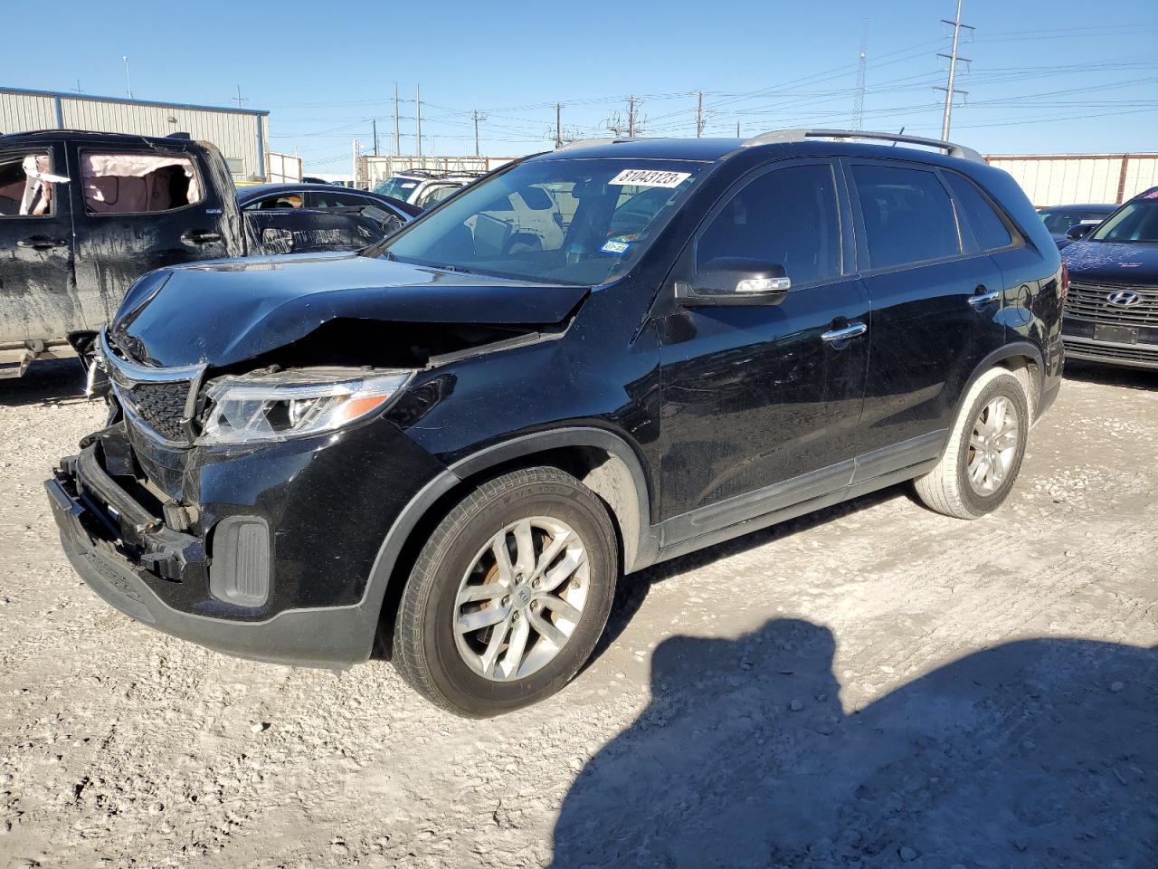 2015 KIA SORENTO LX
