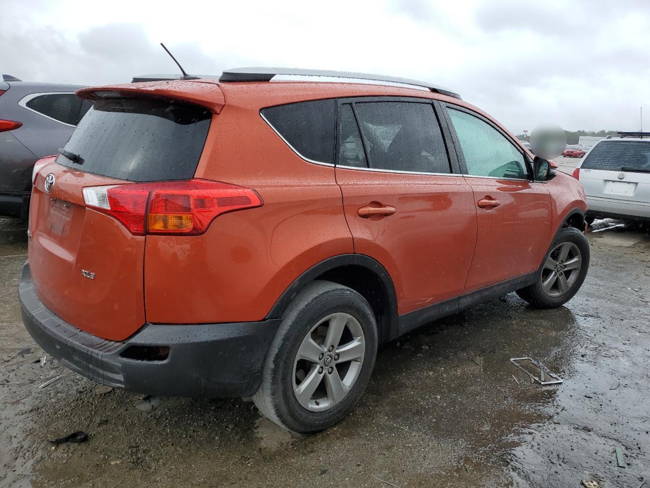 2015 TOYOTA RAV4 XLE - Image 3