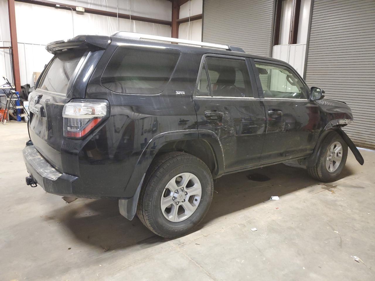 2022 TOYOTA 4RUNNER SR - Фото 3