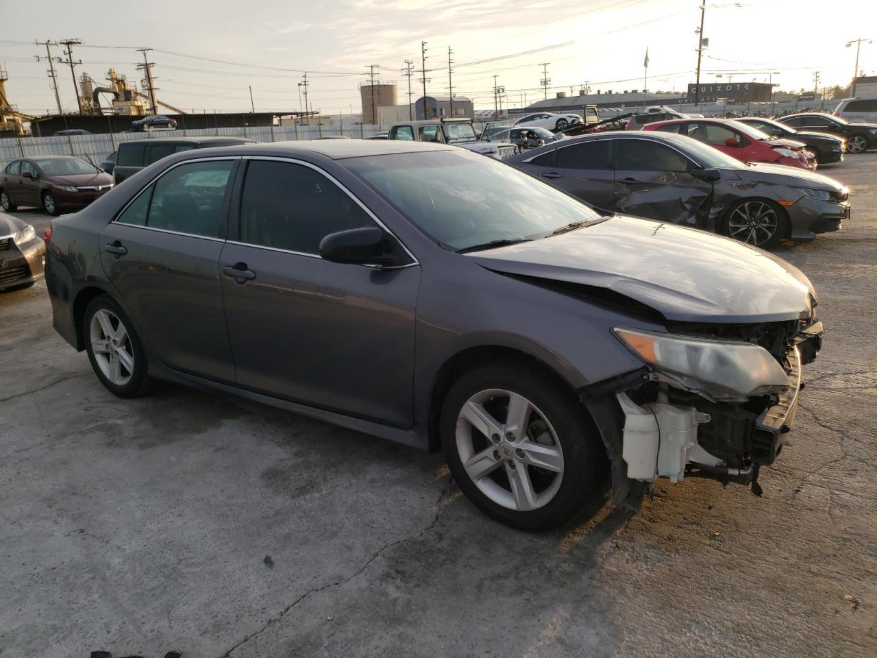 2014 TOYOTA CAMRY L - Фото 4