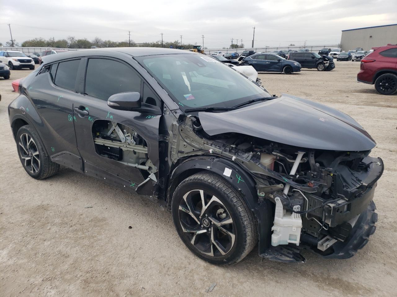 2018 TOYOTA C-HR XLE - Image 4