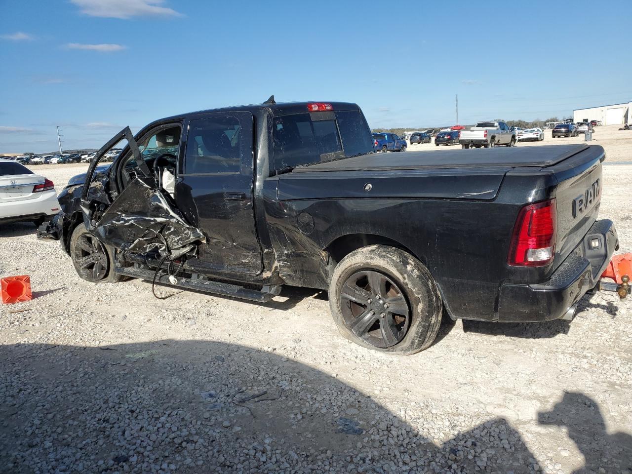 2017 RAM 1500 SPORT - Фото 2