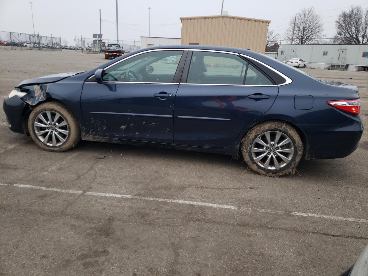 2015 TOYOTA CAMRY LE - Image 2
