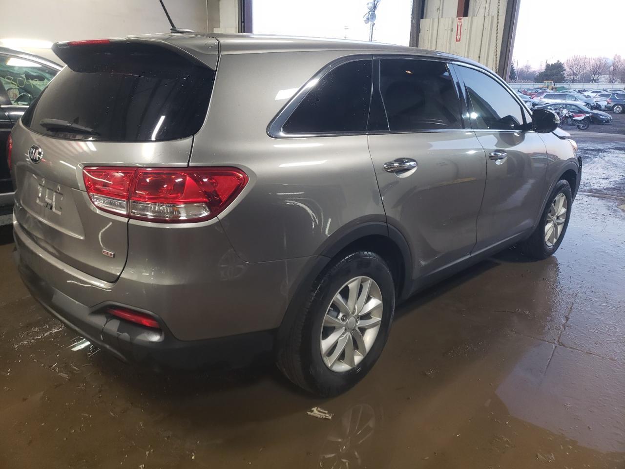 2017 KIA SORENTO LX - Фото 3