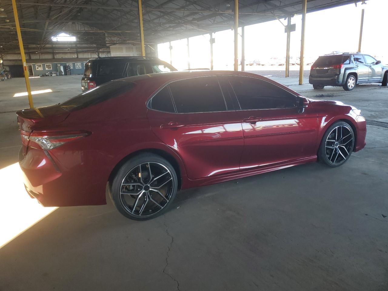2018 TOYOTA CAMRY XSE - Фото 3