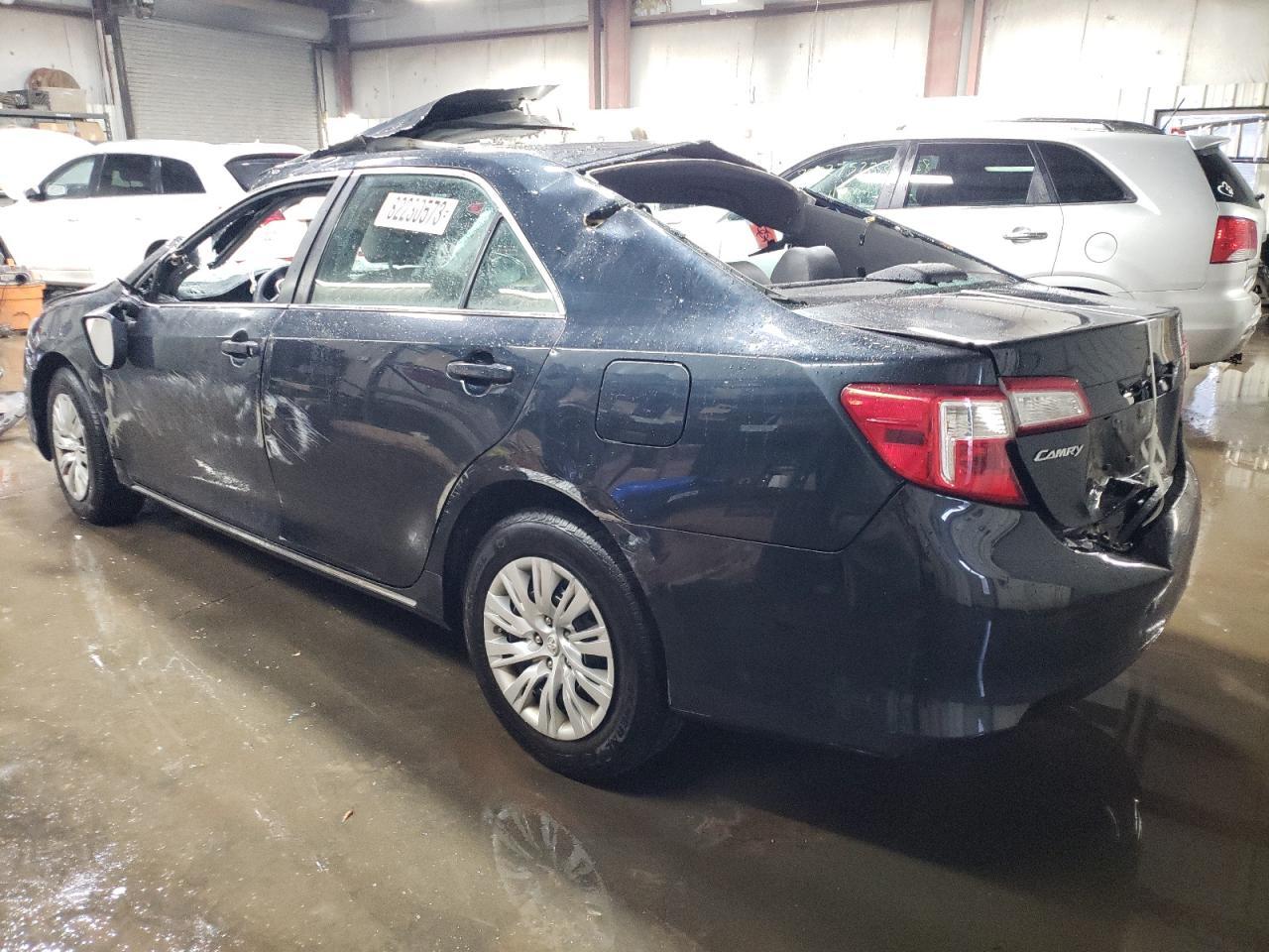 2014 TOYOTA CAMRY L - Фото 2
