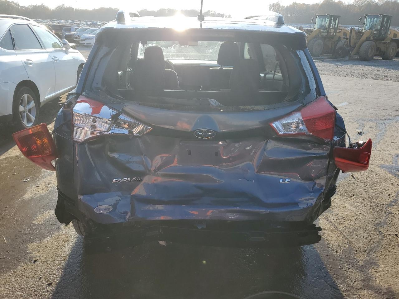 2014 TOYOTA RAV4 LE - Фото 6