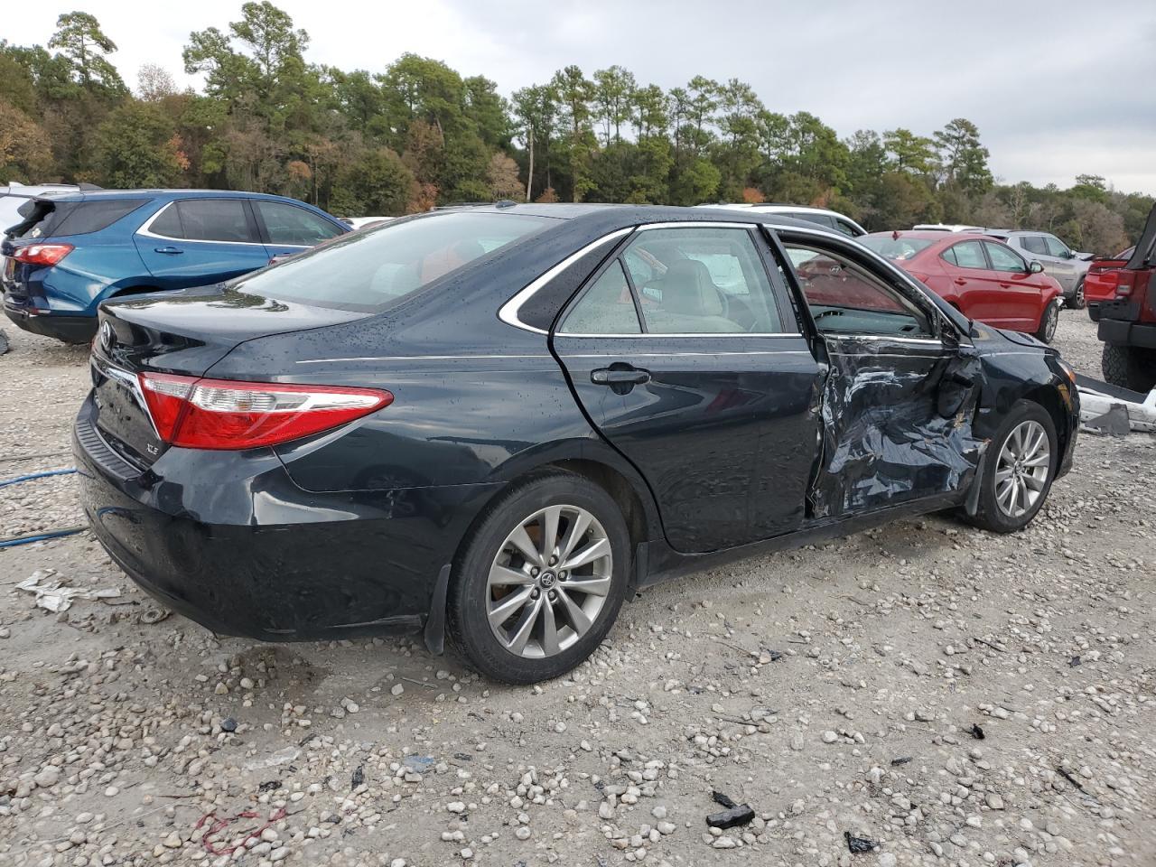2017 TOYOTA CAMRY LE - Фото 3