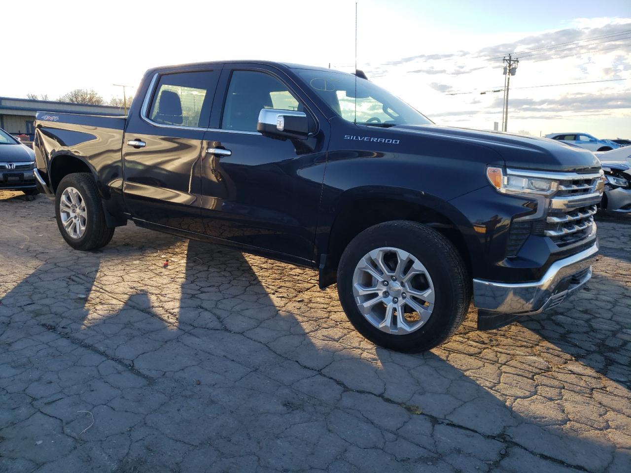 2023 CHEVROLET SILVERADO - Image 4