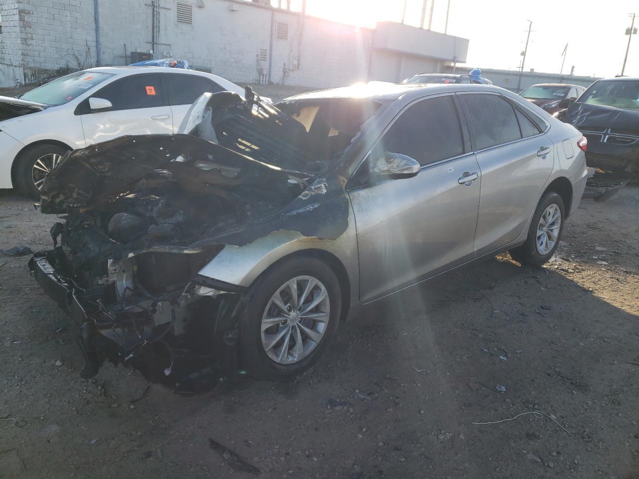 2015 TOYOTA CAMRY LE
