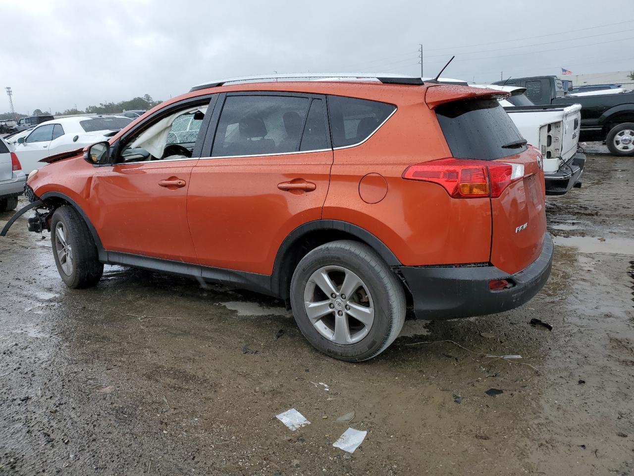 2015 TOYOTA RAV4 XLE - Image 2