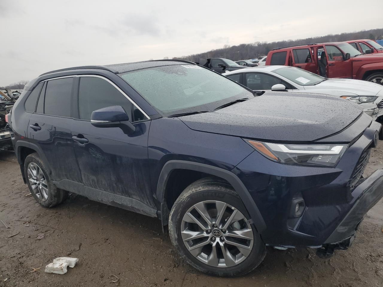 2022 TOYOTA RAV4 XLE P - Image 4