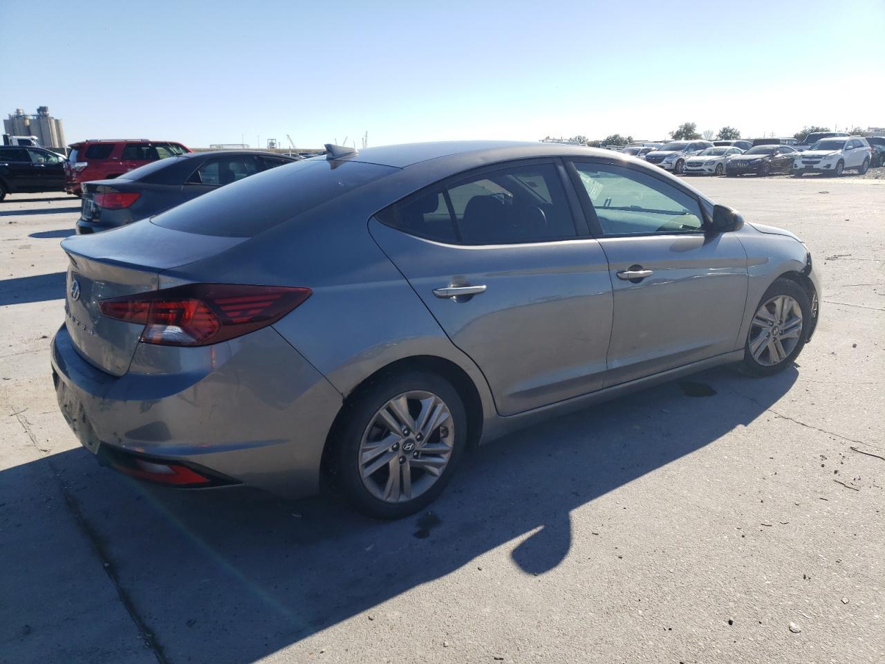 2019 HYUNDAI ELANTRA SE - Фото 3