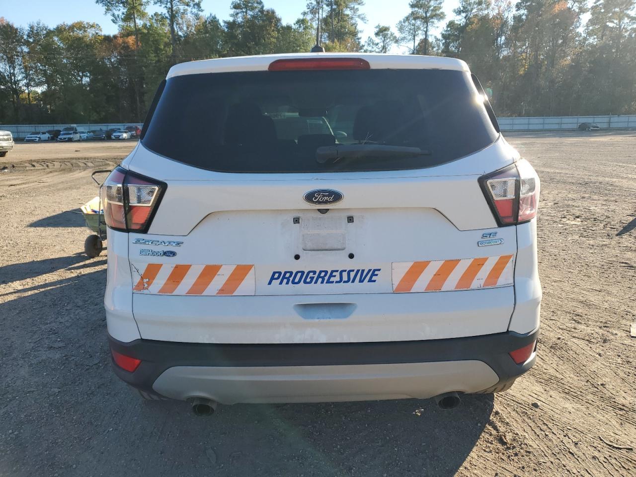 2017 FORD ESCAPE SE - Image 6