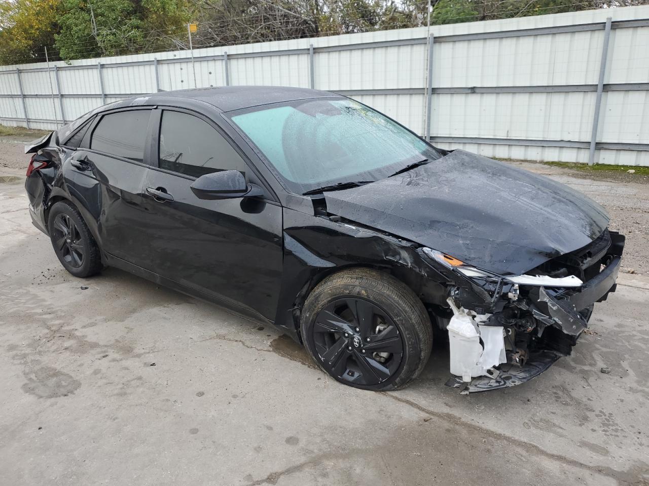 2023 HYUNDAI ELANTRA SE - Image 4