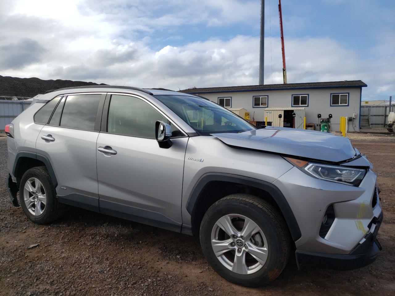 2020 TOYOTA RAV4 XLE - Фото 4