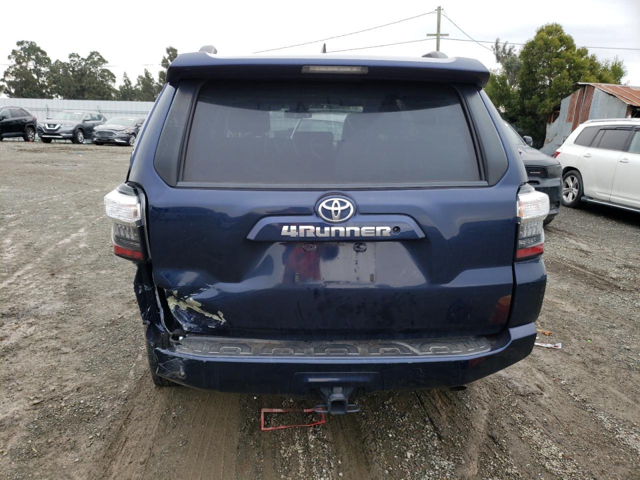 2019 TOYOTA 4RUNNER SR - Image 6