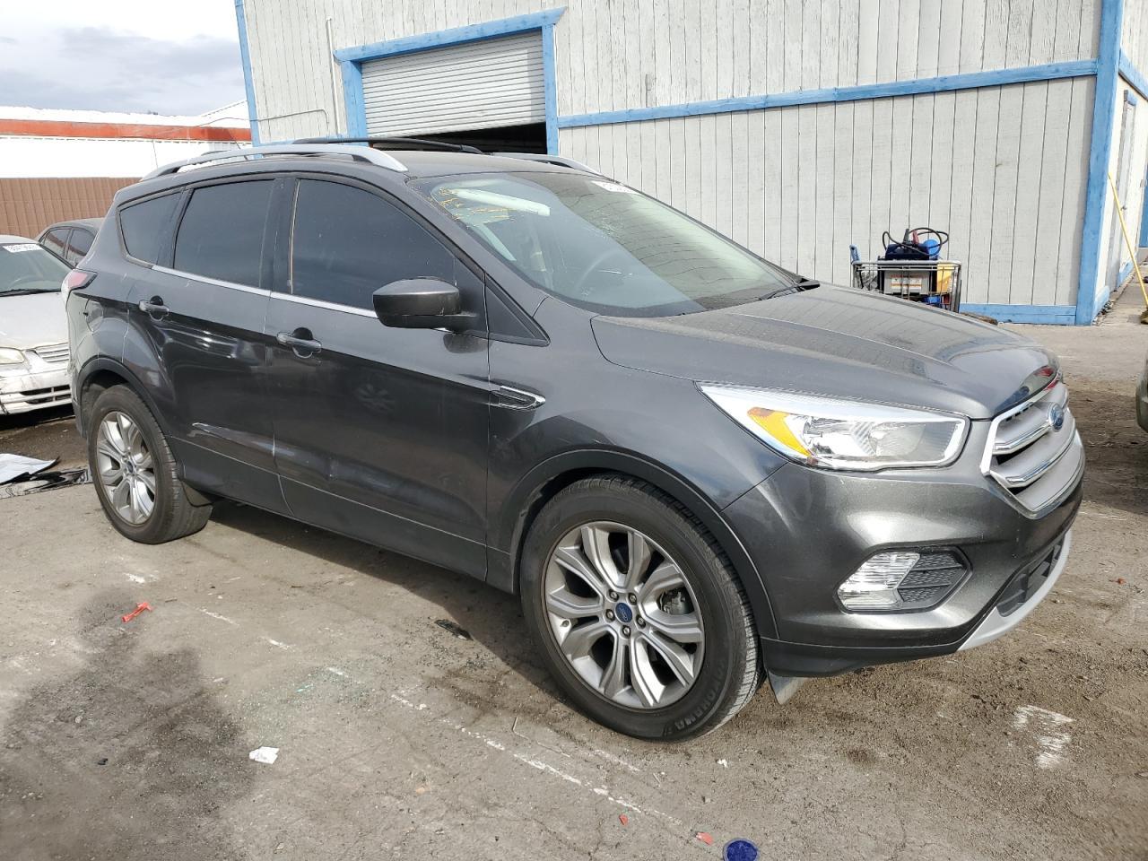 2017 FORD ESCAPE SE - Фото 4