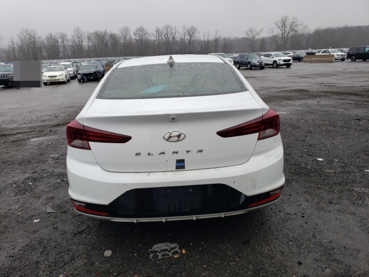 2019 HYUNDAI ELANTRA SE - Image 6