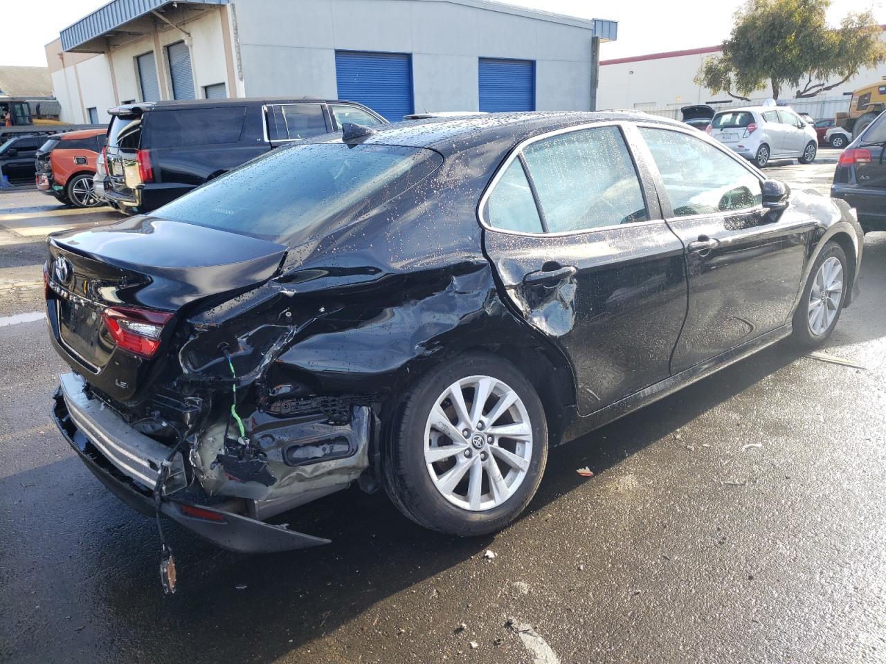 2023 TOYOTA CAMRY LE - Фото 3