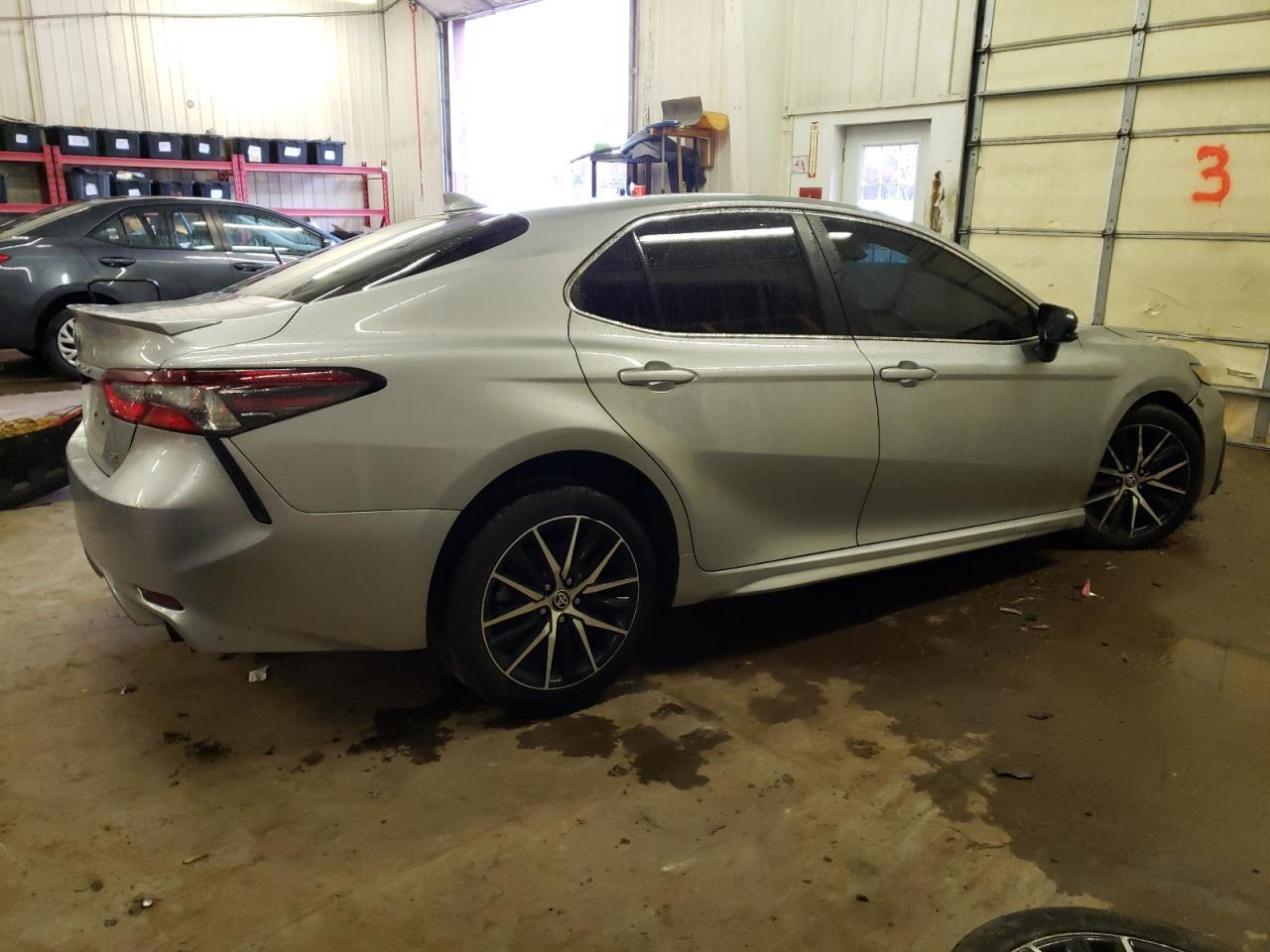 2021 TOYOTA CAMRY SE - Image 3