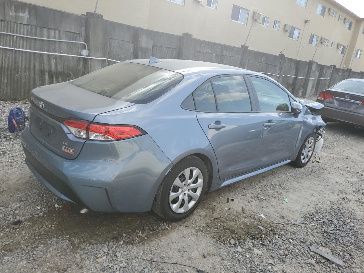 2021 TOYOTA COROLLA LE - Фото 3