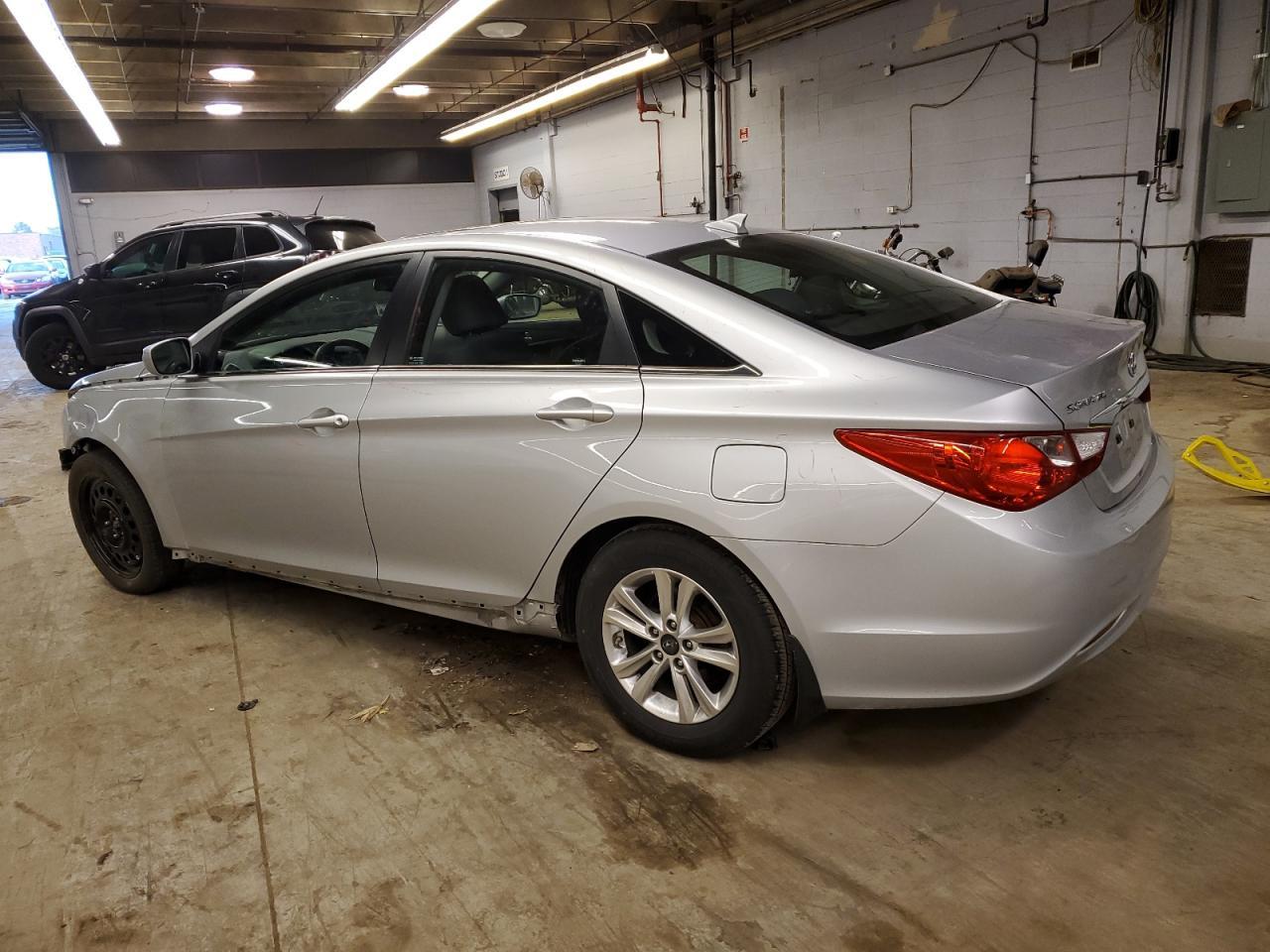 2013 HYUNDAI SONATA GLS - Фото 2