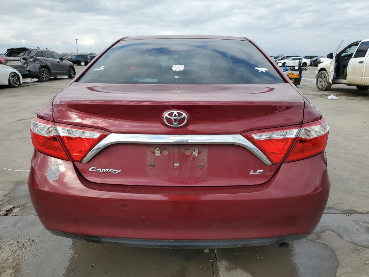 2017 TOYOTA CAMRY LE - Фото 6
