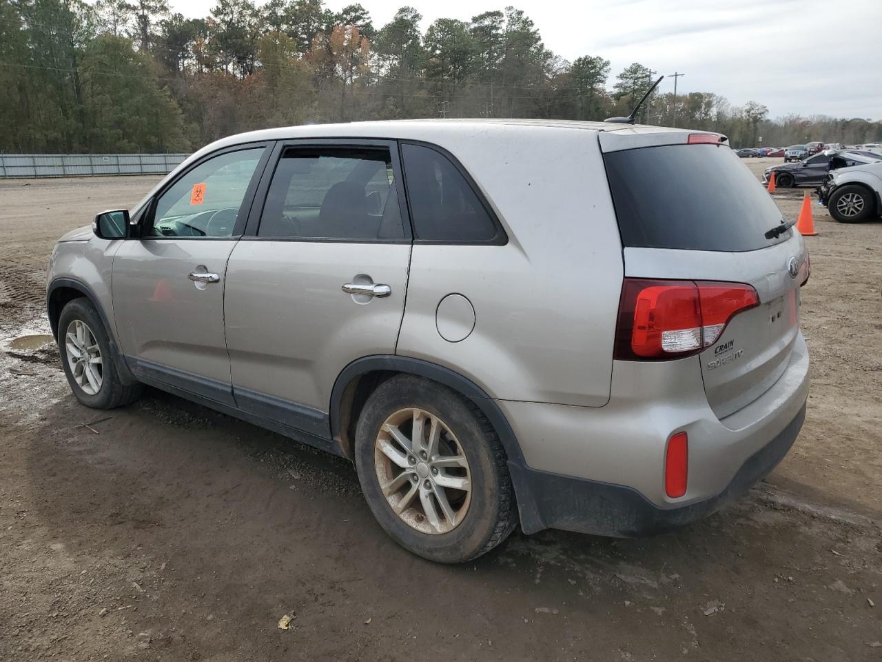 2014 KIA SORENTO LX - Image 2