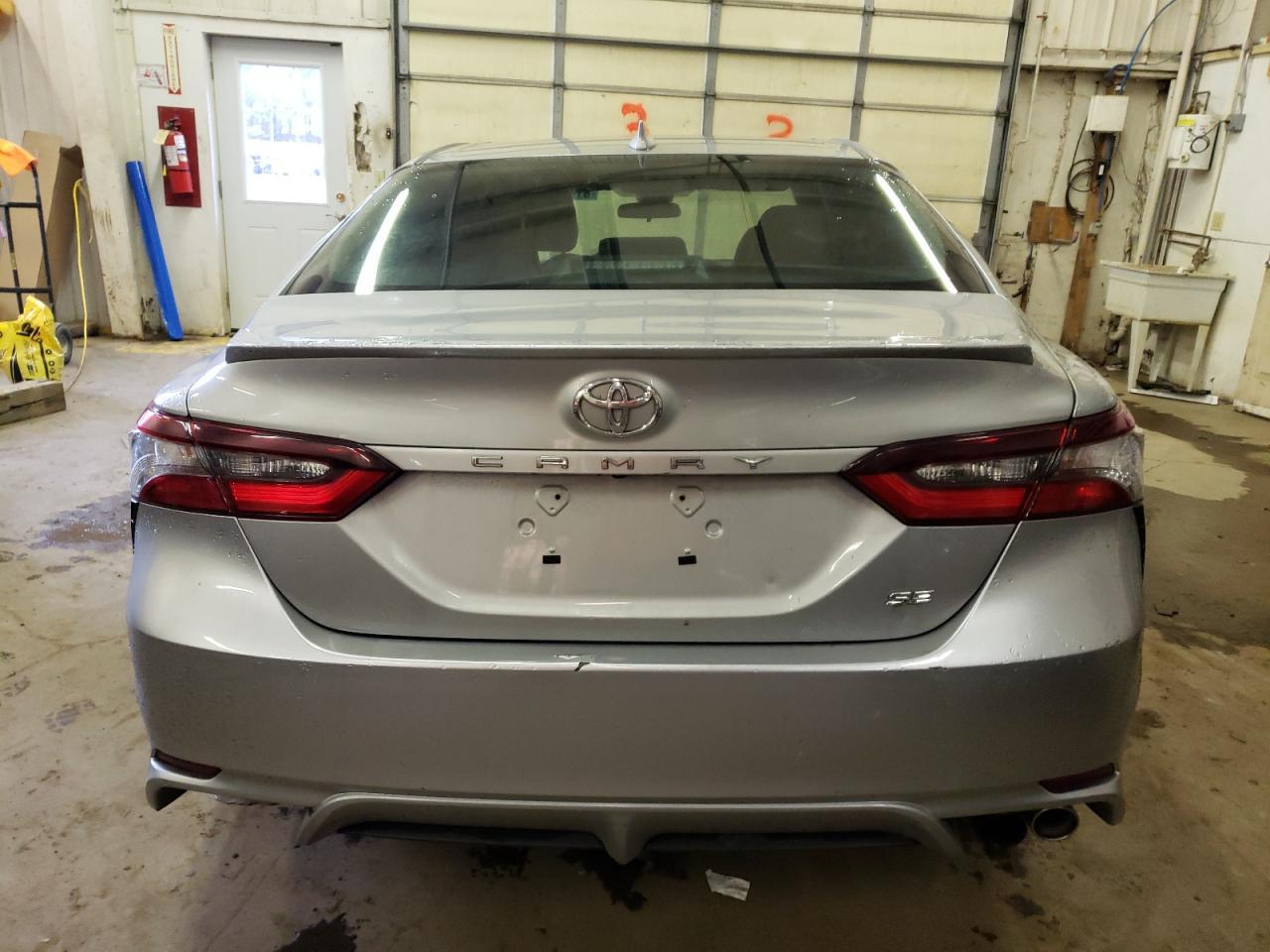 2021 TOYOTA CAMRY SE - Image 6