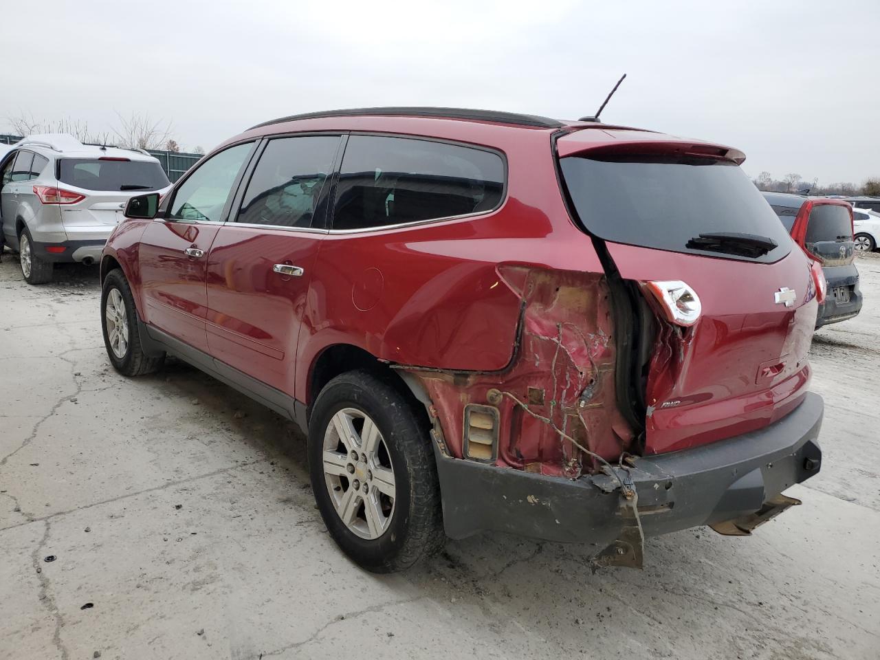 2012 CHEVROLET TRAVERSE L - Image 2